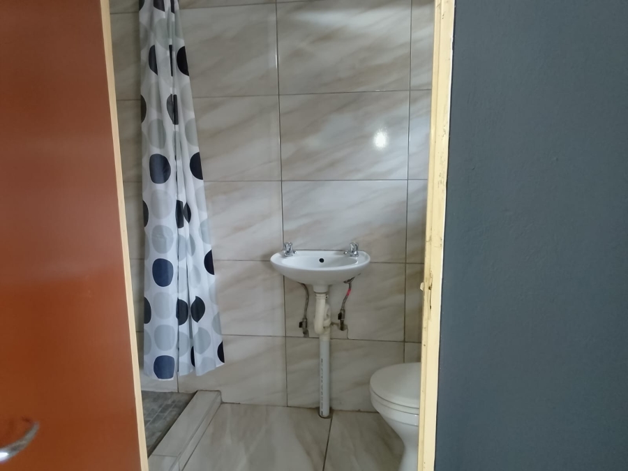 To Let 1 Bedroom Property for Rent in Oos Einde North West